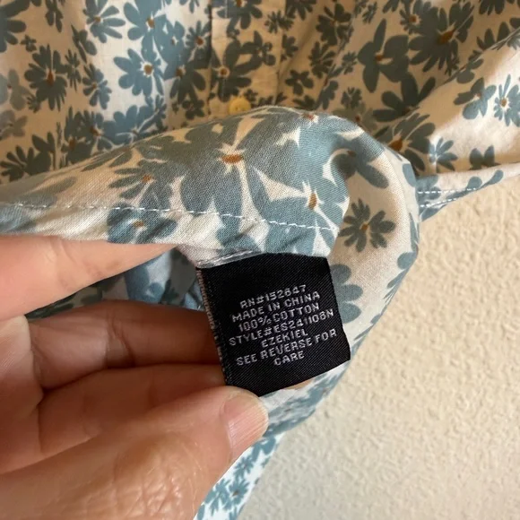 Ezekiel Blue and White Floral Button Down Shirt-size L- NWT - Picture 5 of 11